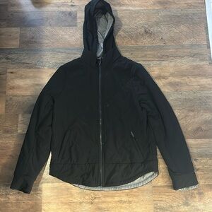 MAKE AN OFFER!! Good condition girls coat. very warm for the upcoming winter.